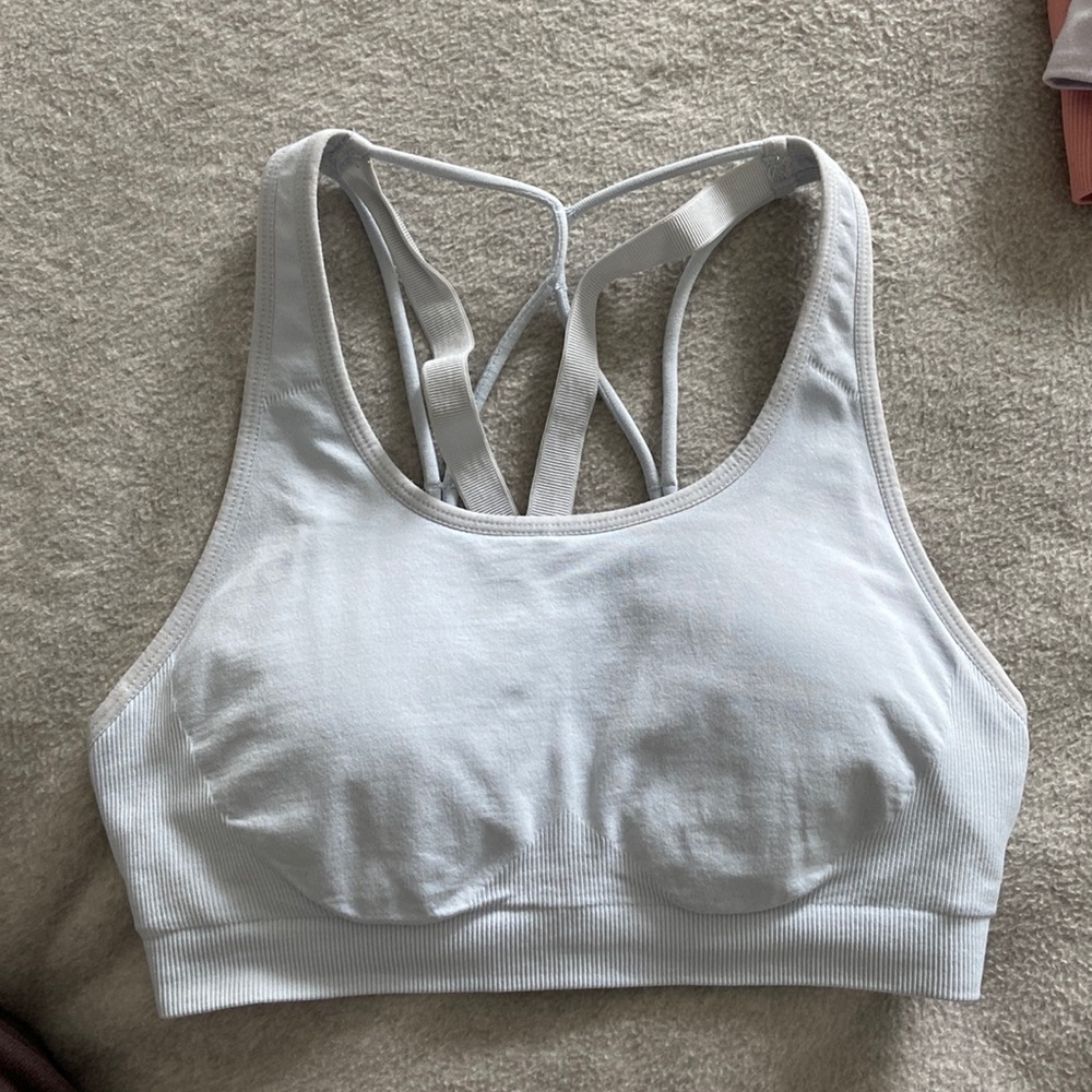 3/$25 ✨ Light Blue Fabletics Sports Bra - XS